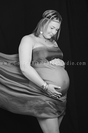 black and white maternity photo