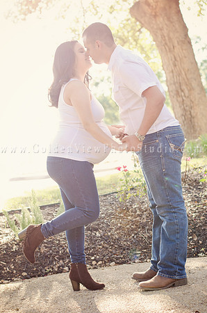 Fun Outdoor maternity photo
