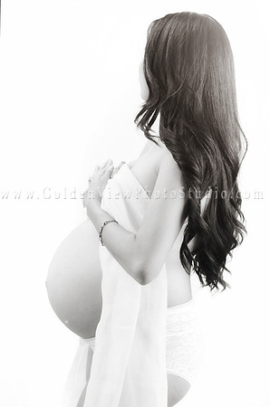 Black and White Maternity Portrait
